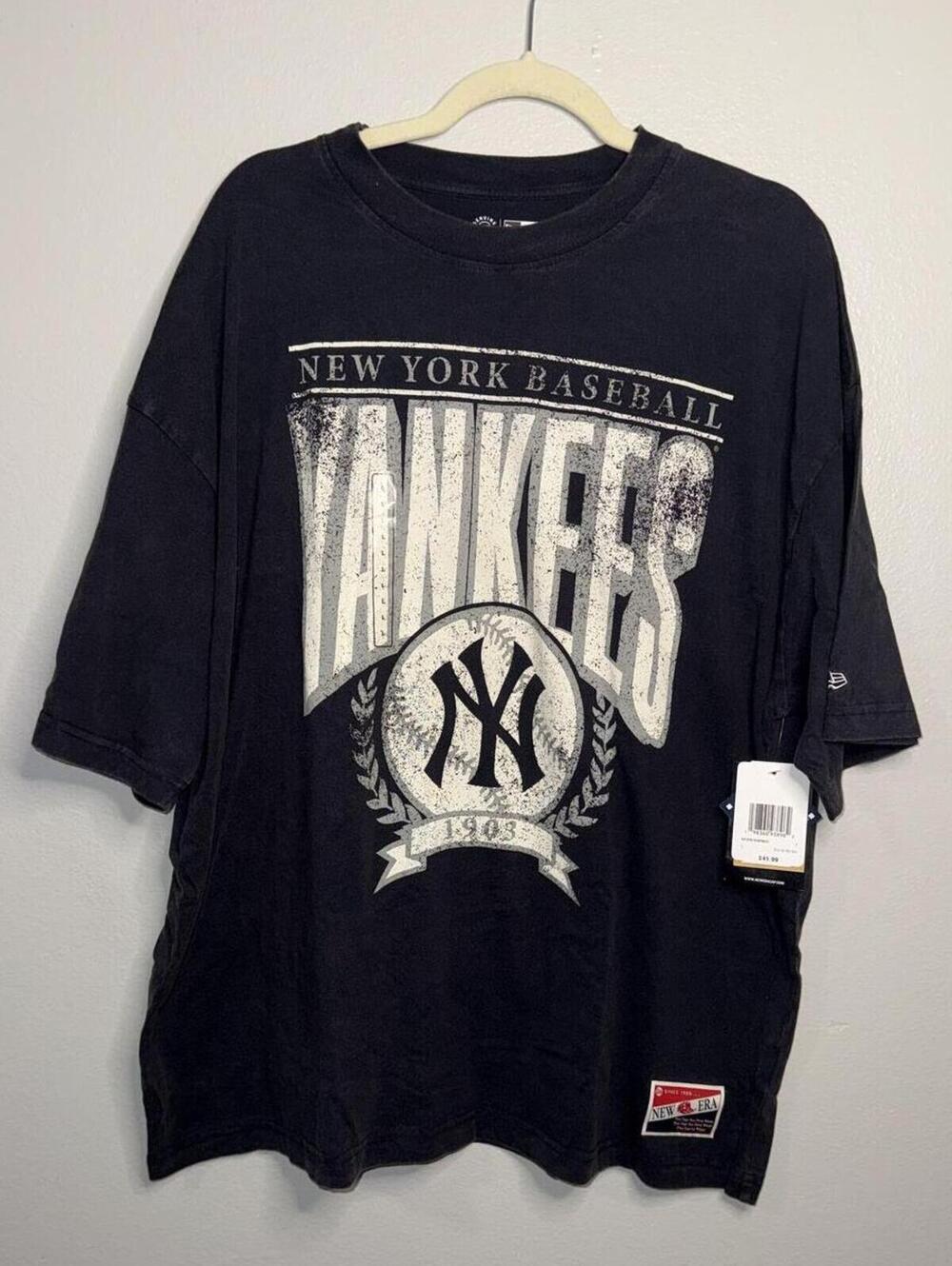 NewERA Vintage Yankees Tee — Large NWT